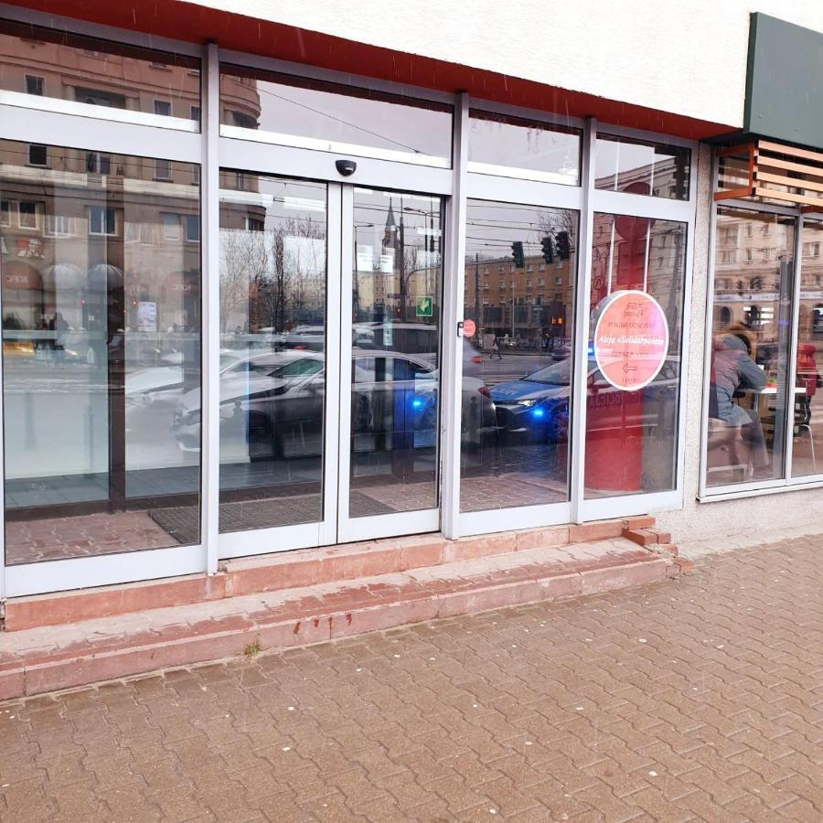 Aleja "Solidarnosci" Varsóvia Exterior foto